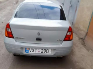 Renault Clio foto 2