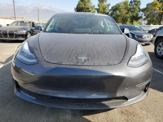 Tesla Model 3 foto 2