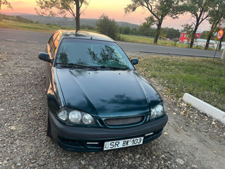 Toyota Avensis foto 4