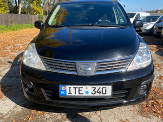 Nissan Tiida foto 1