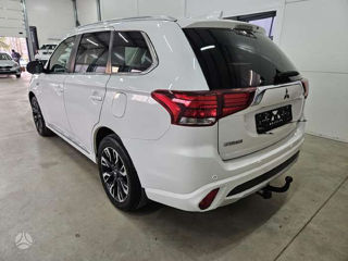 Mitsubishi Outlander foto 3