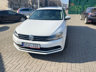 Volkswagen Jetta foto 7