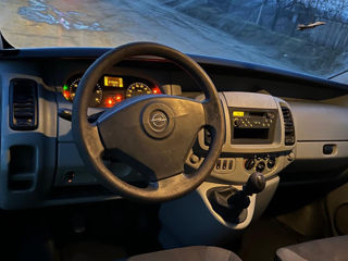 Opel Vivaro foto 2