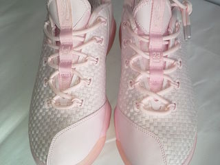 Женские кроссовки от Nike Reebok