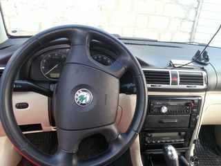 Skoda Superb foto 2