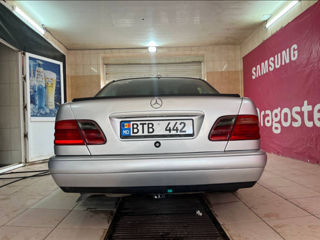 Mercedes E-Class foto 2