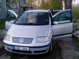 Volkswagen Sharan foto 2