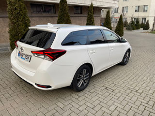 Toyota Auris foto 2