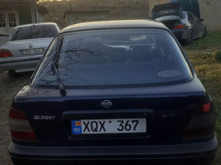 Nissan Sunny foto 4