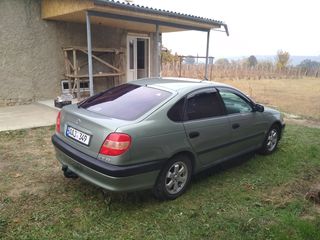 Toyota Avensis foto 5