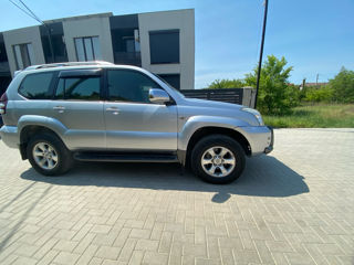 Toyota Land Cruiser Prado foto 2