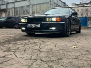 BMW 7 Series foto 2