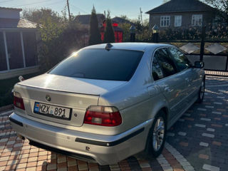 BMW 5 Series foto 4