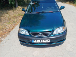 Toyota Avensis foto 5