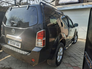 Nissan Pathfinder foto 3