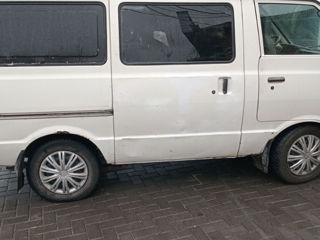 Nissan Serena foto 3