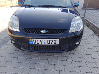 Ford Fiesta foto 3