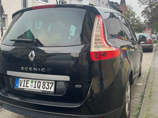 Renault Grand Scenic foto 2