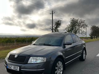 Skoda Superb foto 1