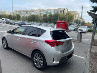 Toyota Auris foto 1