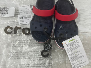 Sandale Crocs foto 2