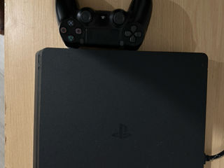 PS4 slim 1 terabyte + 1 controller + Fc 24 foto 2