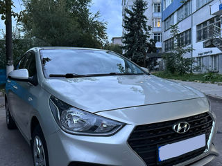 Hyundai Accent foto 2