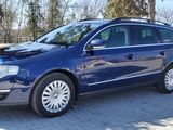 Volkswagen Passat foto 2