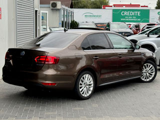 Volkswagen Jetta foto 4