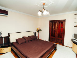 4-x комн. квартиры, 140 м², Центр, Кишинёв фото 2
