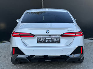 BMW 5 Series foto 5