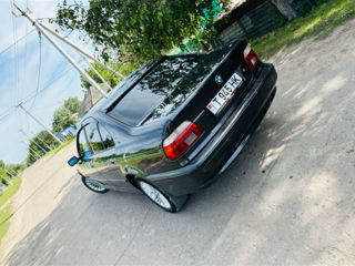 BMW 5 Series foto 1