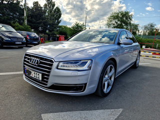 Audi A8 фото 1