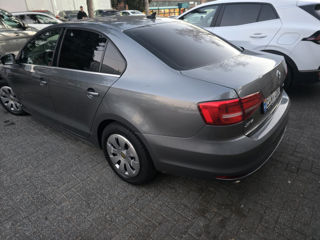 Volkswagen Jetta foto 4