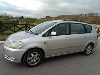 Toyota Avensis Verso