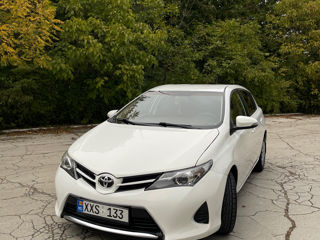 Toyota Auris foto 1