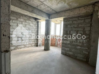 Apartament cu 3 camere, 80 m², Botanica, Chișinău foto 3