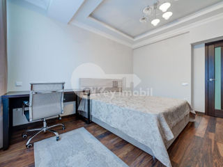 Apartament cu 2 camere, 80 m², Centru, Chișinău foto 2