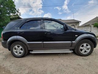 Dezmembrare kia sorento razborca kia soreno usa dveri crilo capot kapot kia sorento 2.5 diesel crdi foto 2