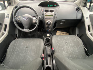 Toyota Yaris foto 9