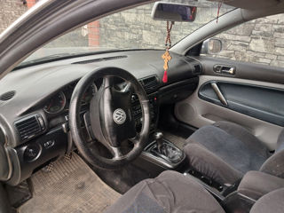 Volkswagen Passat foto 3