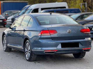 Volkswagen Passat foto 3