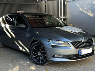 Skoda Superb foto 2