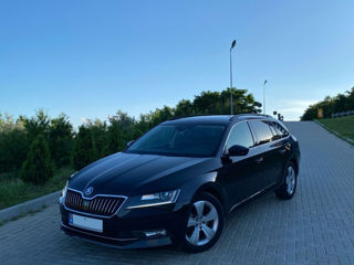 Skoda Superb foto 2