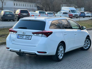 Toyota Auris foto 2