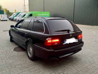 BMW 5 Series foto 4