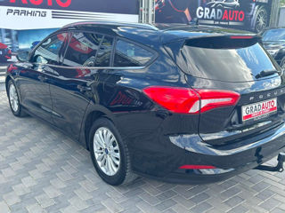 Ford Focus фото 8