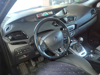 Renault Grand Scenic foto 2