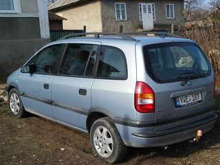 Opel Zafira foto 2