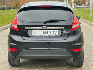 Ford Fiesta foto 6